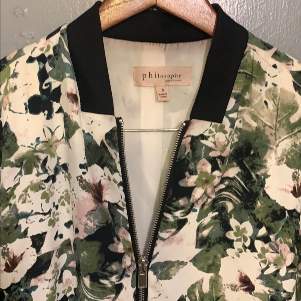 Stylish Jacket - Picture 2 of 3